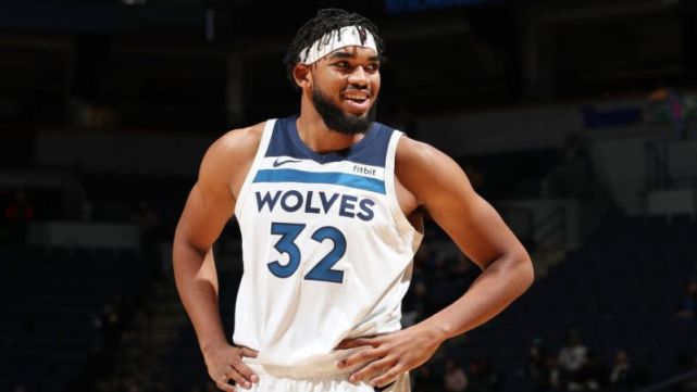 他更像是给 他更像是给