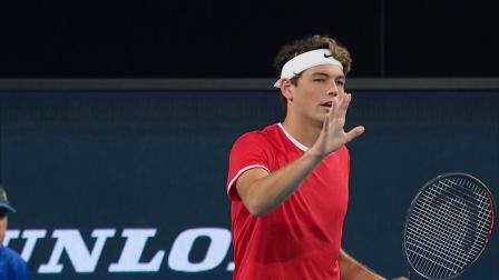 奥运冠军杨家玉用竞走方式完成半马用时1小时3